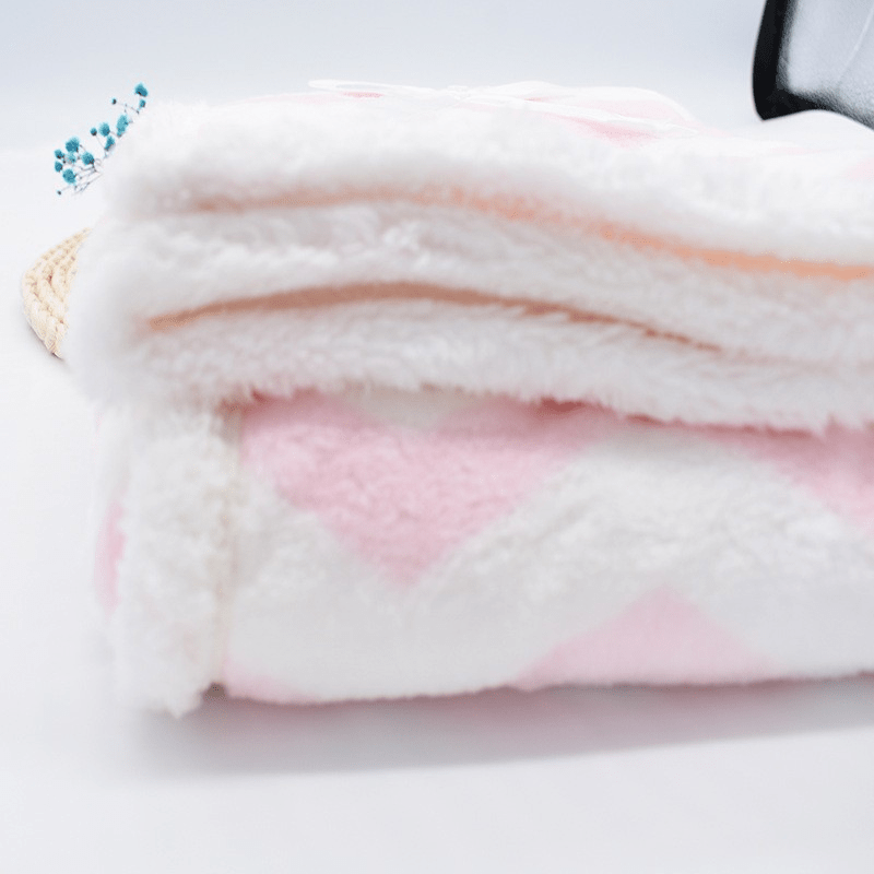 Couverture bébé épaisse et moelleuse motif chevron rose
