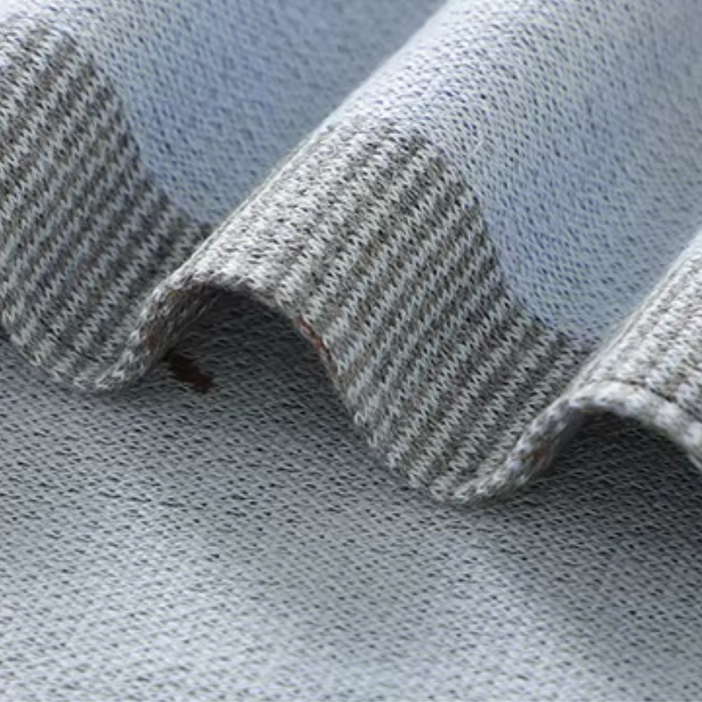 Couverture Bébé Tricot Bleu – Brodée, Fraîche et Douce - Spot Bébé