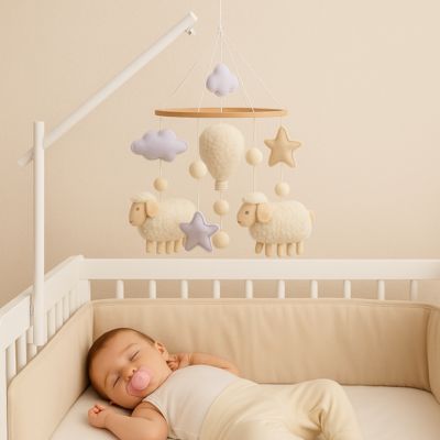 Mobile bébé fait main en feutrine avec mélodies apaisantes
