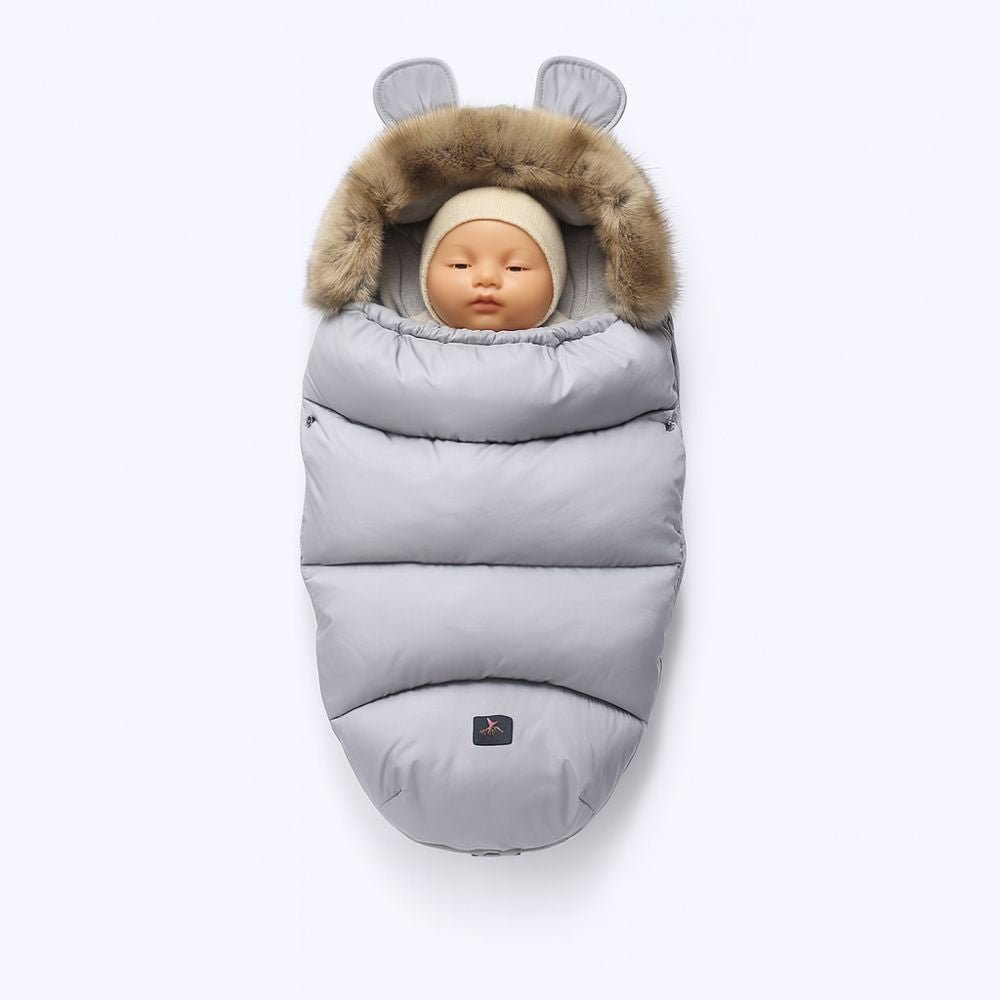 Nid d’ange bébé gris élégant avec doublure polaire douce – Spot Bébé