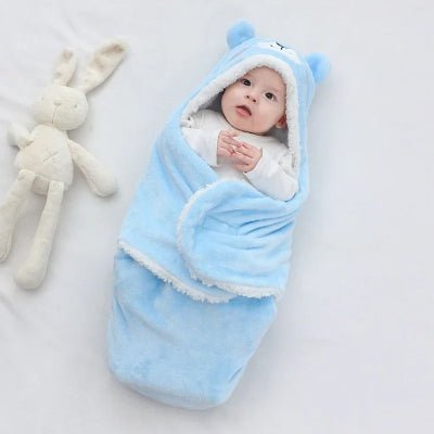Nid d’ange bébé bleu avec capuche ourson et doublure polaire douce – Spot Bébé