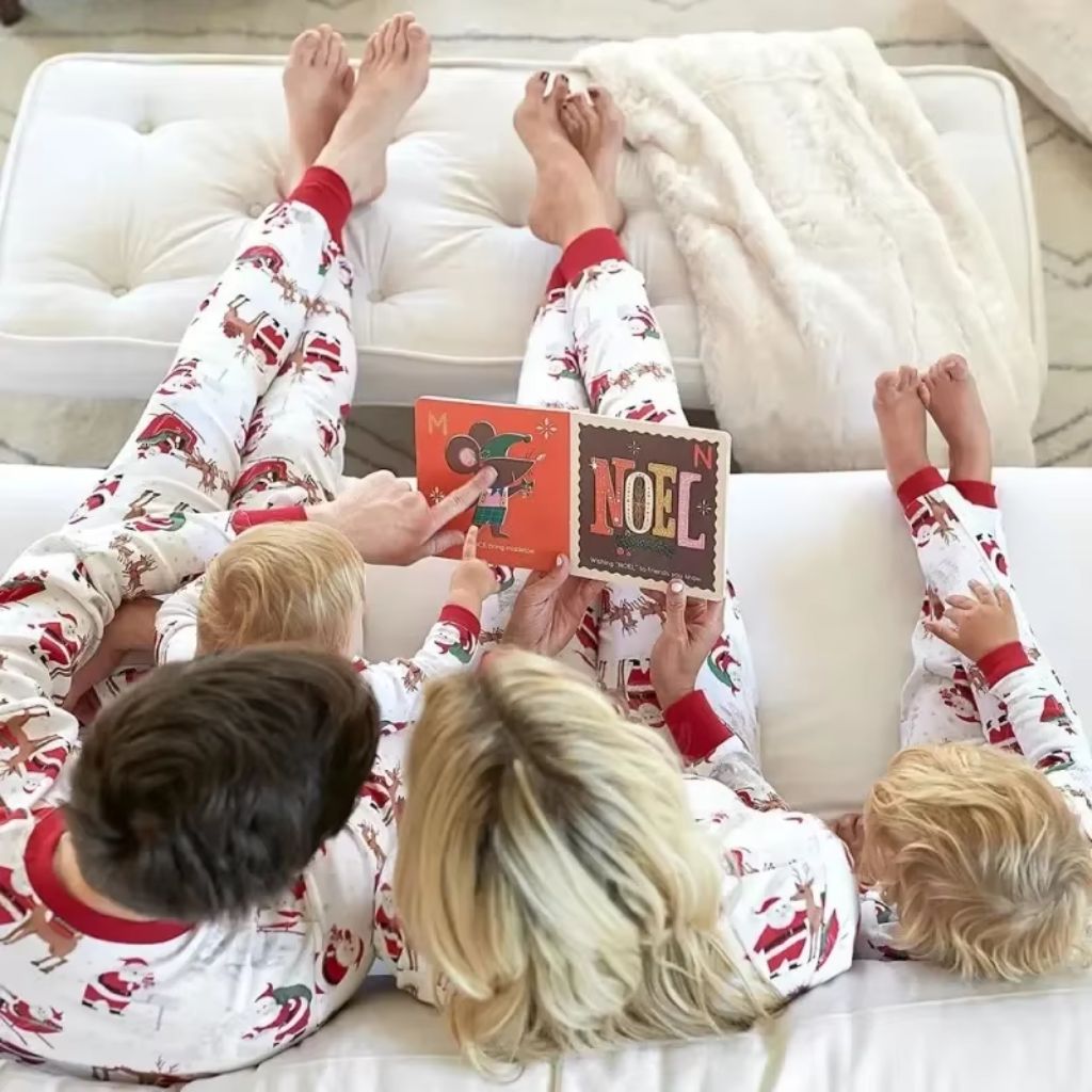 Pyjama Noël mère et fille imprimé cadeaux et Père Noël