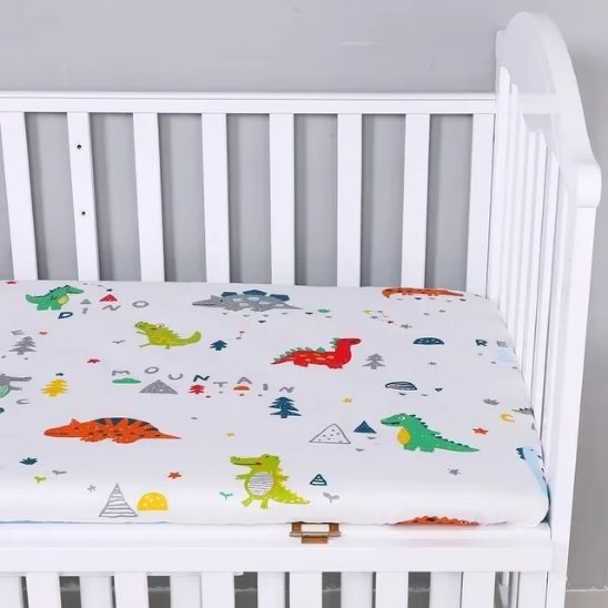 Drap housse coton motif dinosaure assorti au tour de lit bebe