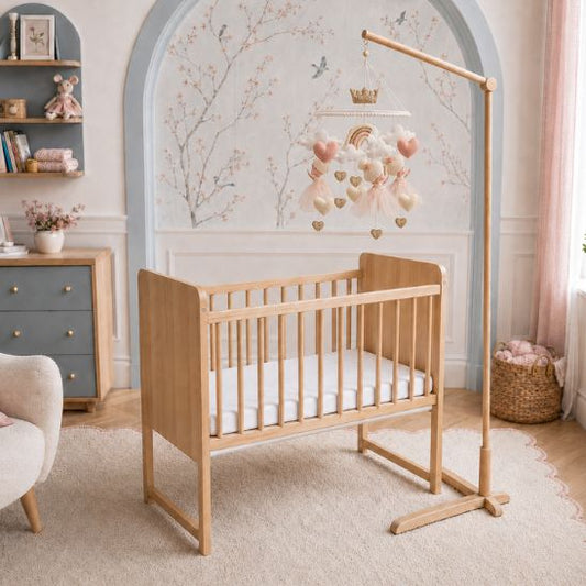 Comment installer un mobile bébé sans le fixer aux barreaux ?