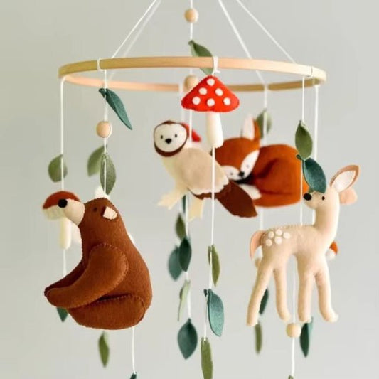 Mobile bébé : comment bien le choisir pour apaiser et éveiller votre enfant ?