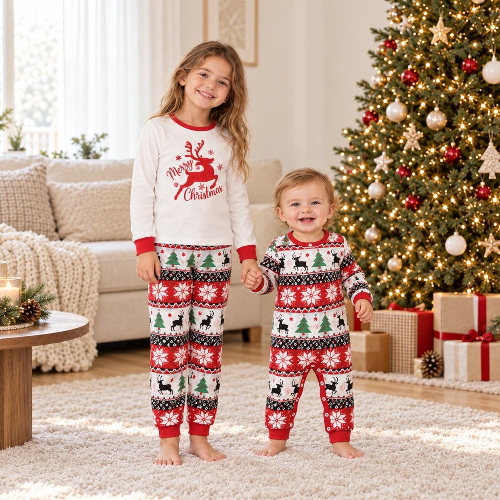 Enfant et bébé en pyjama et grenouillère de Noël blanc et rouge nordique