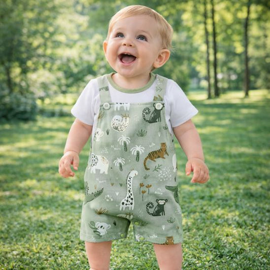 Barboteuse bébé Jungle Douce portée par bébé, tenue estivale confortable