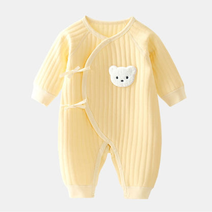 Texture du coton côtelé respirant de la barboteuse bébé jaune pastel