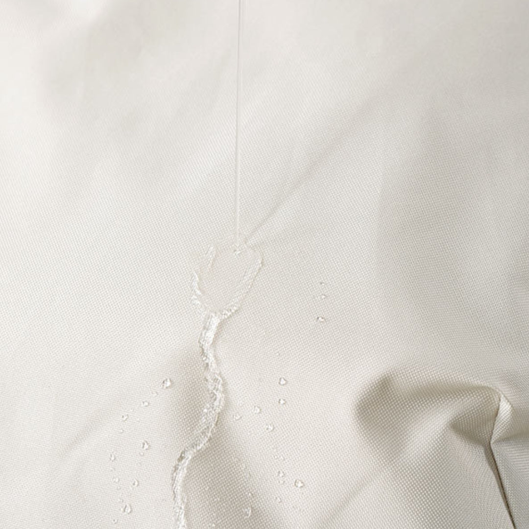 L'eau glisse sur la toile Oxford imperméable
