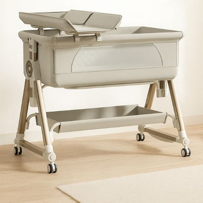 Berceau à roulettes bébé pliable couleur beige avec plan inclinable anti-reflux pour un sommeil confortable