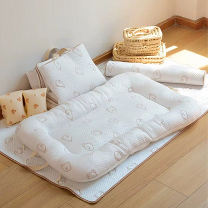Matelas lit bébé dans couffin nomade, confort douillet pour nouveau-né