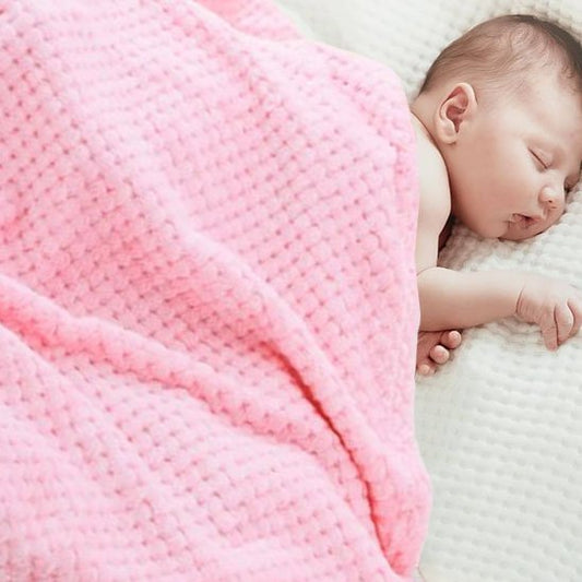 Couverture bébé douce couleur rose poudré pour fille