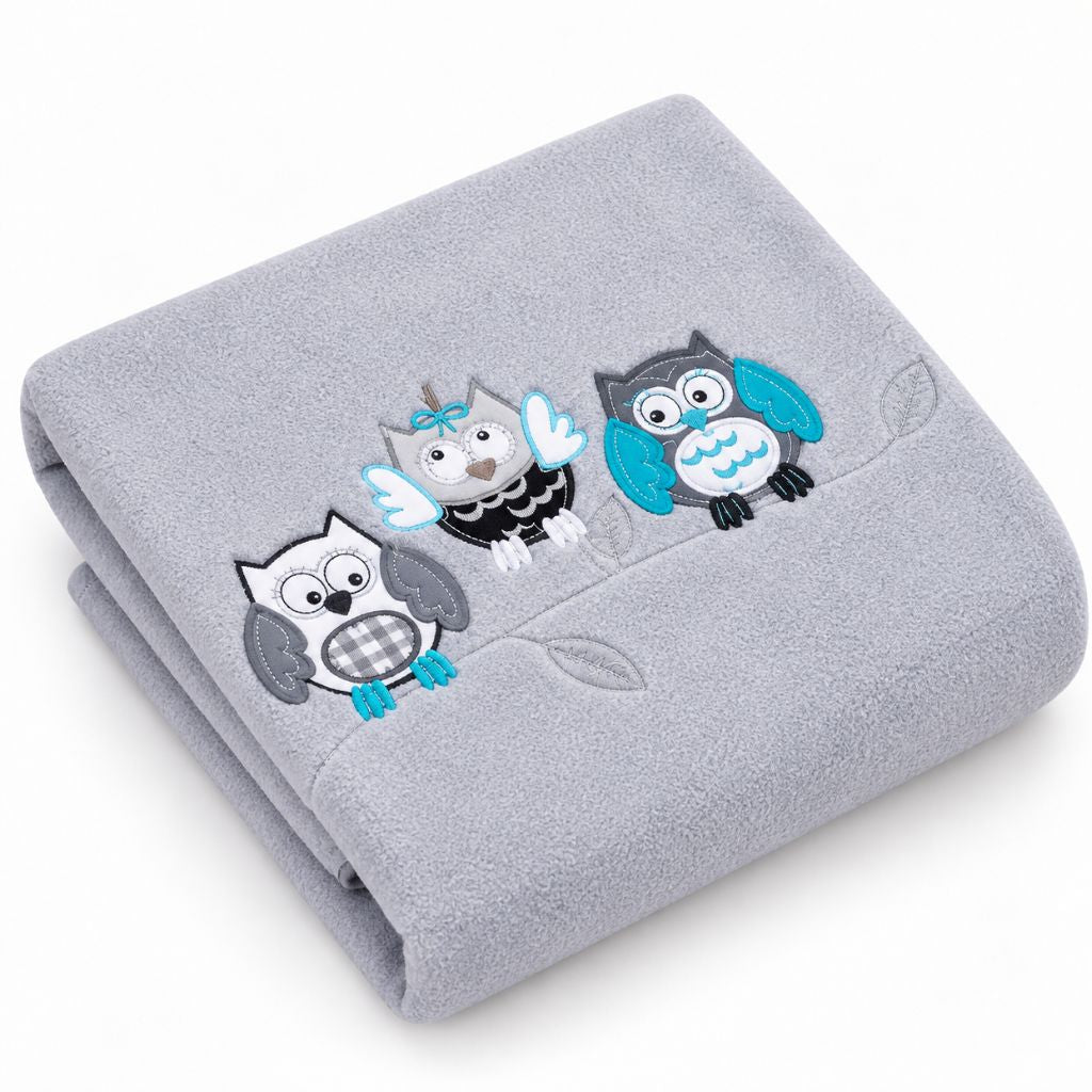 Couverture bébé garçon coloris gris, pliée avec hiboux appliqués