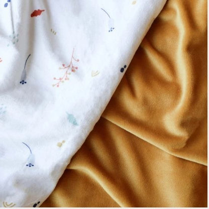 Couverture bebe hiver 100x140 – motif foret ocre, chaleur et confor