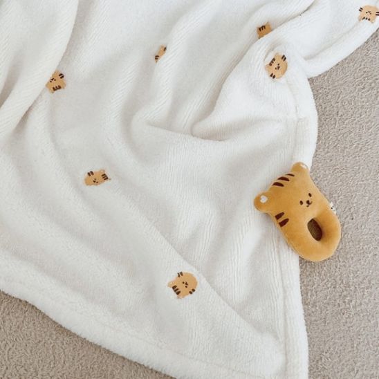 Couverture bebe sherpa douce double epaisseur motif tigre dore