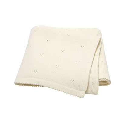 Couverture bébé tricot coton couleur crème, maille ajourée et bordure festonnée