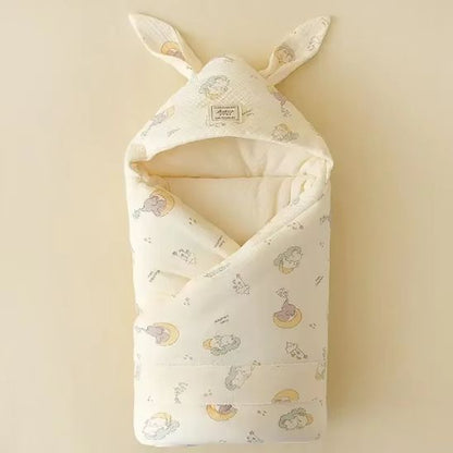 couverture emmaillotage avec des oreilles de lapin
