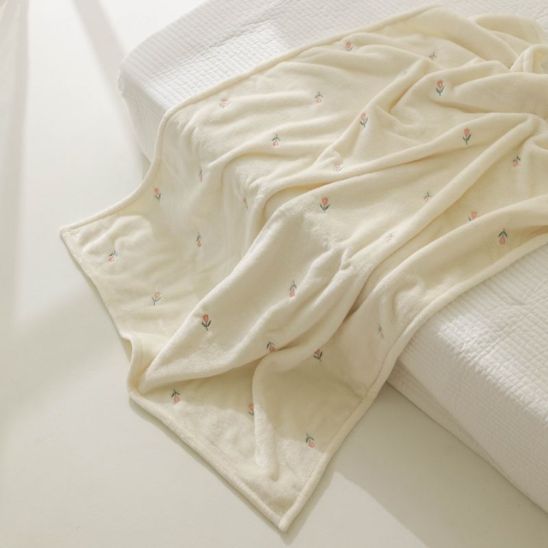 Couverture pour enfant couleur creme texture ultra douce