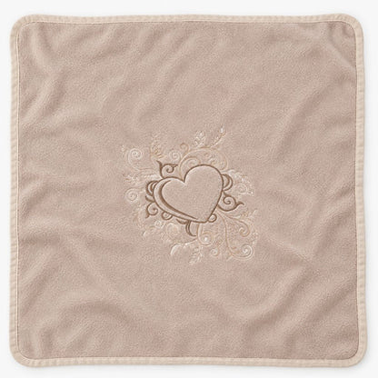 Couverture polaire bébé brodée taupe à plat, vue d'ensemble de la broderie cœur