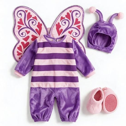 Déguisement papillon bébé mauve et rose : combinaison rayée, ailes, bonnet à antennes et chaussons, sur fond blanc