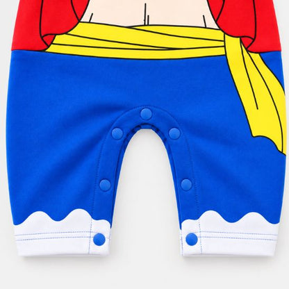 Déguisement pirate bébé – détail des boutons-pression à l’entrejambe