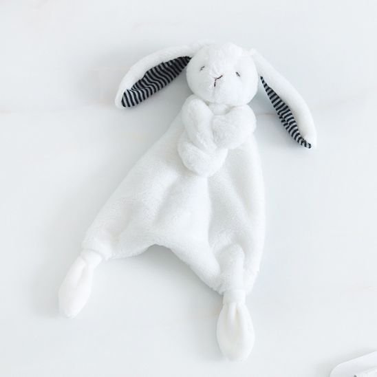 Doudou lapin câlin blanc qui apporte confort et tendresse