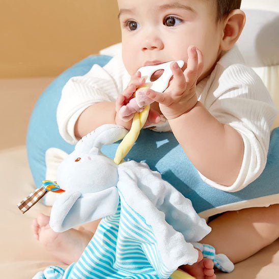 Doudou bébé - Peluche câline avec anneau de dentition intégré