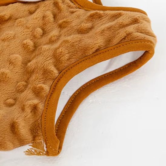 Détail emmanchure et doublure coton, velours minky à pois en relief.