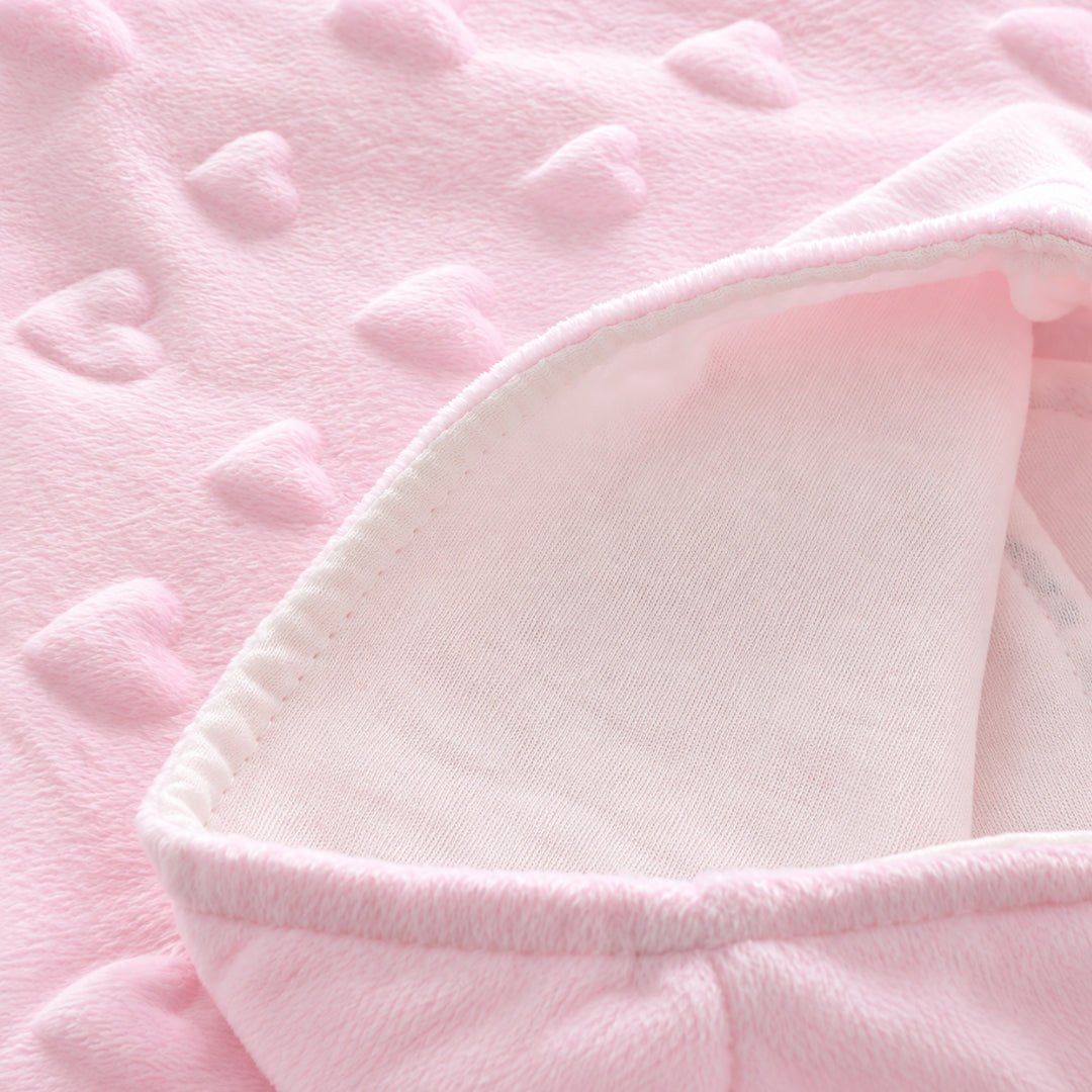 Velours minky rose à cœurs en relief et intérieur en gaze de coton