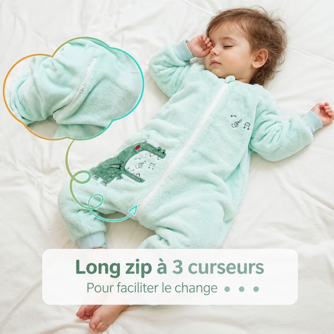 Long zip à 3 curseurs de la gigoteuse pyjama pour faciliter le change