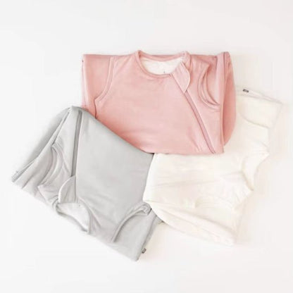 Gigoteuse grise pratique avec zip double sens pour bébé