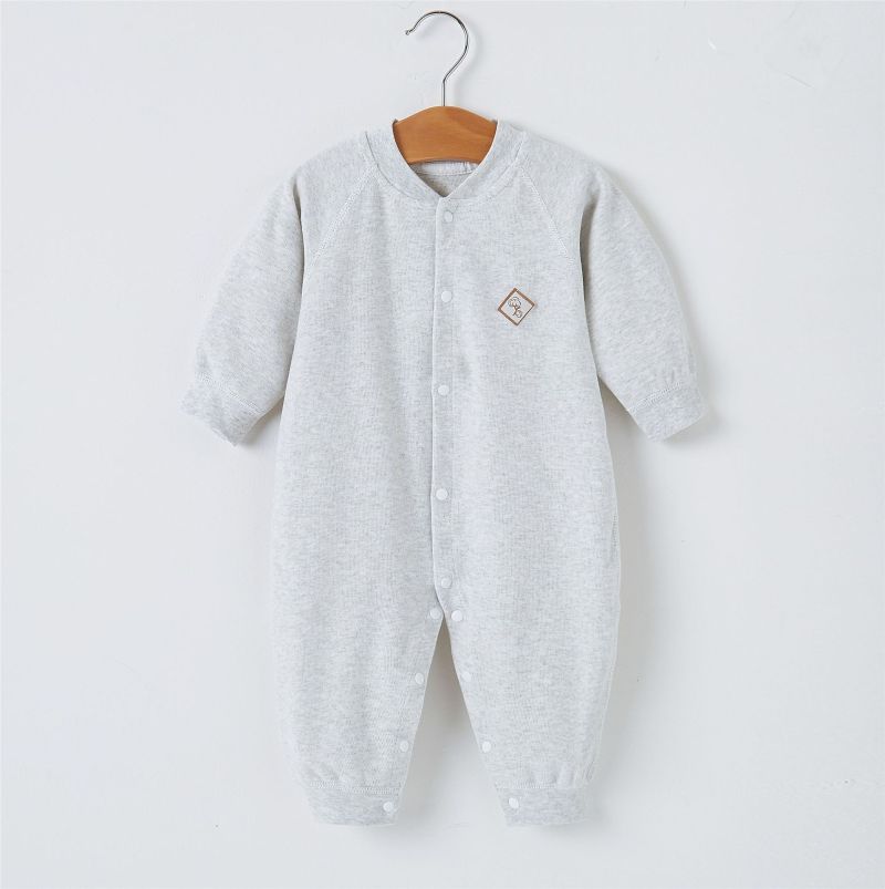 Grenouillère bébé en maille douce gris clair – confort et chaleur