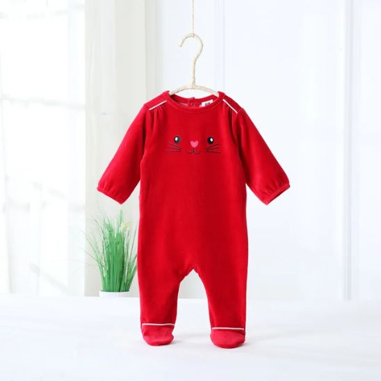 Grenouillère bébé en velours bleu motif lion soleil
