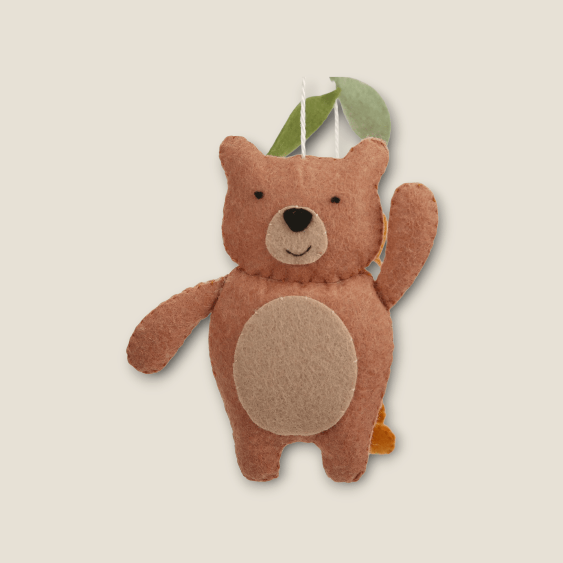 Ours en feutrine du mobile bébé animaux forêt – décoration douce