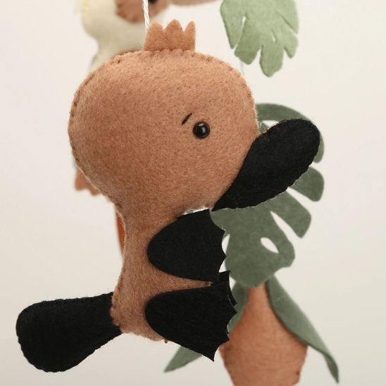 Mobile bébé Animaux Nature & Soleil suspendu au-dessus du lit bébé