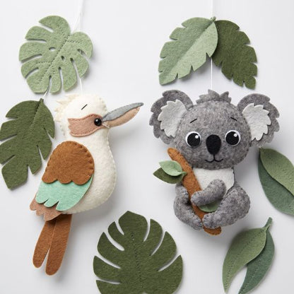 Figurines en feutrine et feuillage du Mobile bébé Animaux Nature et Soleil