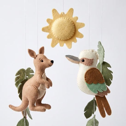 Détail du kangourou et de l’oiseau du Mobile bébé Animaux Nature et Soleil