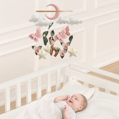 Mobile Bebe bois - Design nature et poétique en feutrine douce - Spot Bébé