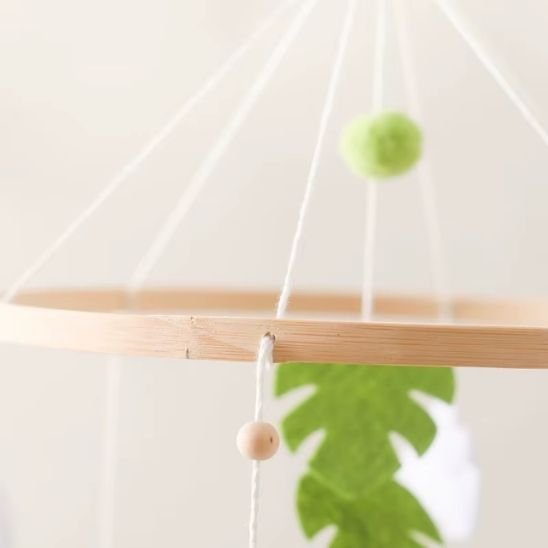 Mobile bébé dinosaure, idée cadeau de naissance originale et décorative pour chambre bébé