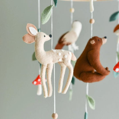 Décoration chambre bébé mobile forêt animaux