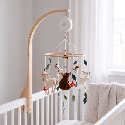 Mobile bébé forêt enchantée en feutrine avec animaux, bras en bois et boîte musicale