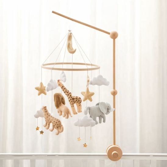 Mobile bébé garçon safari avec girafe, lion et éléphant en feutrine