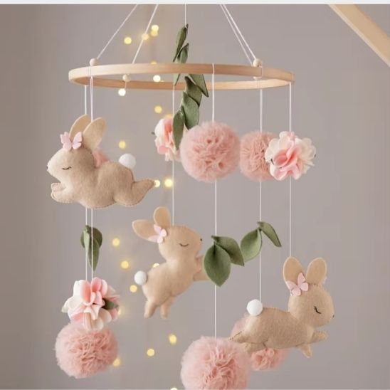 Mobile bébé Lapin fille | décoration Florale artisanale suspendue pour lit bébé