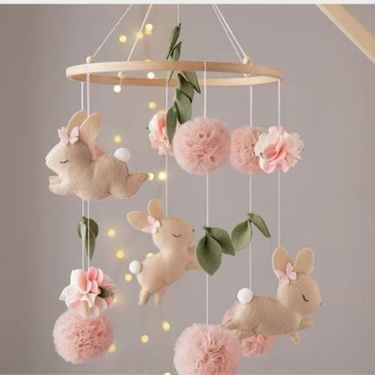 Mobile bébé Lapin fille | décoration Florale artisanale suspendue pour lit bébé