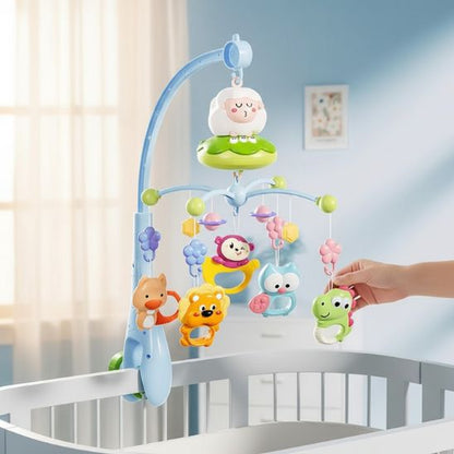 Mobile bébé lumineux et musical mouton vert main qui installe berceau blanc chambre bleue