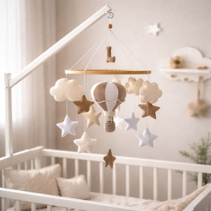 Mobile bébé montgolfière beige avec anneau en bois naturel
