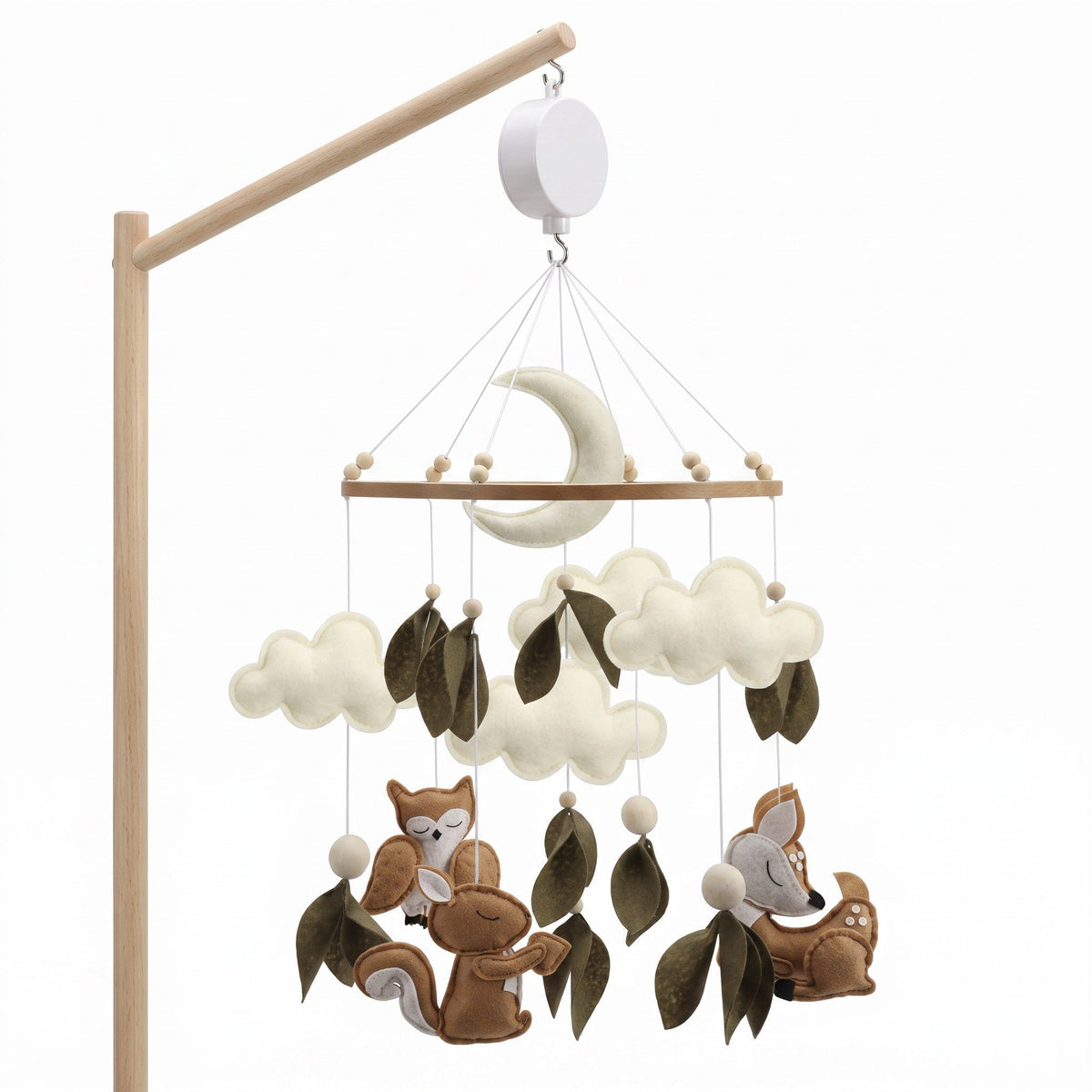 Mobile bébé nature en feutrine avec hibou, écureuil et faon, sur son support en bois