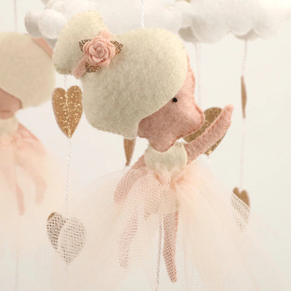 Mobile lit bébé princesse – Danseuses, nuages et cœurs en feutrine douce - Spot Bébé