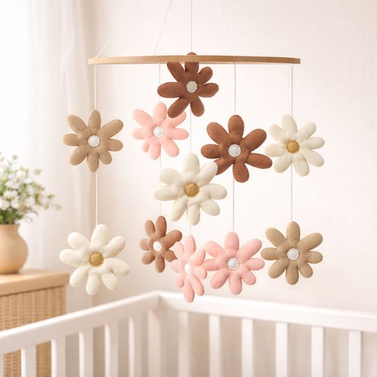 Mobile musical bébé en feutrine fait main avec fleurs délicates