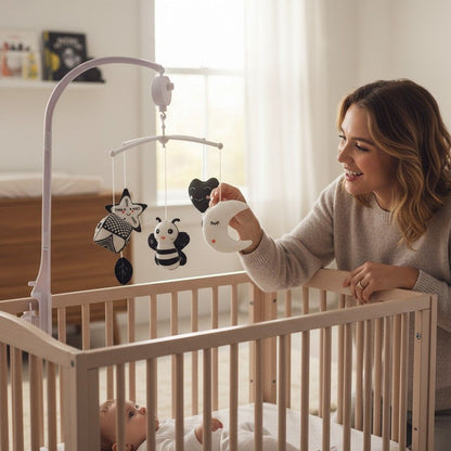 Mobile musical pour bébé noir et blanc